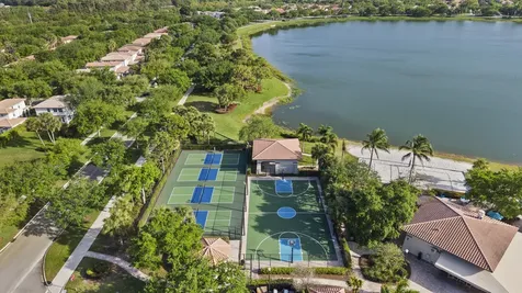 834 Madison Court Palm Beach Gardens FL 33410