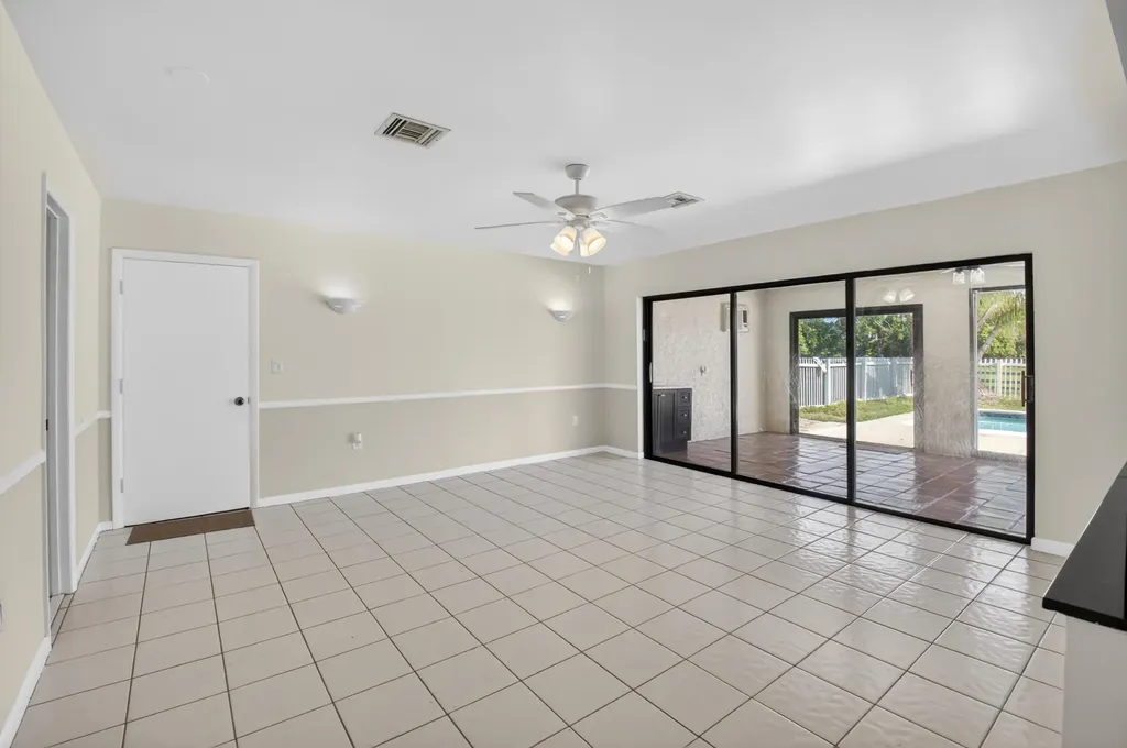 10157 La Reina Road Delray Beach FL 33446