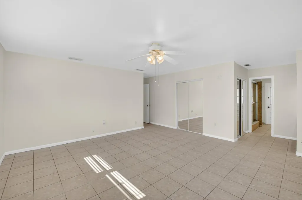 10157 La Reina Road Delray Beach FL 33446