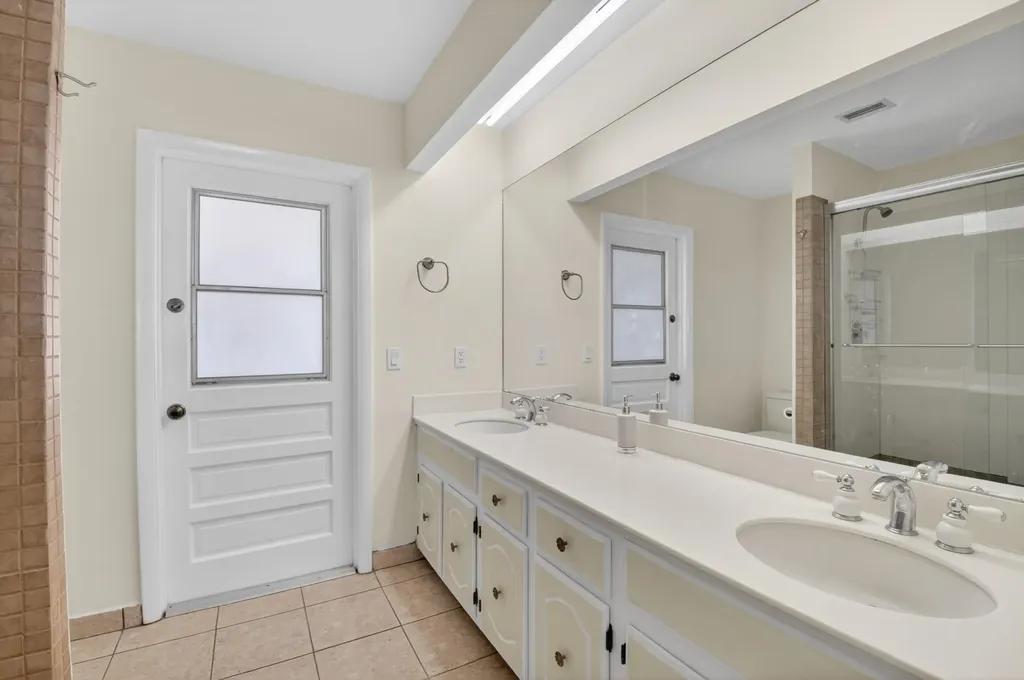 10157 La Reina Road Delray Beach FL 33446