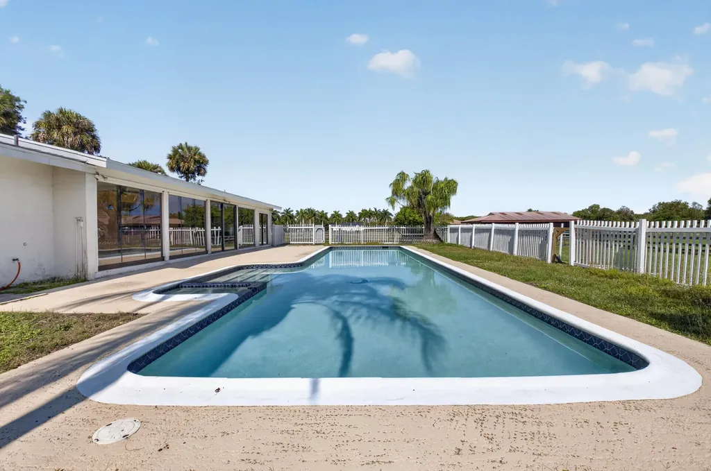 10157 La Reina Road Delray Beach FL 33446