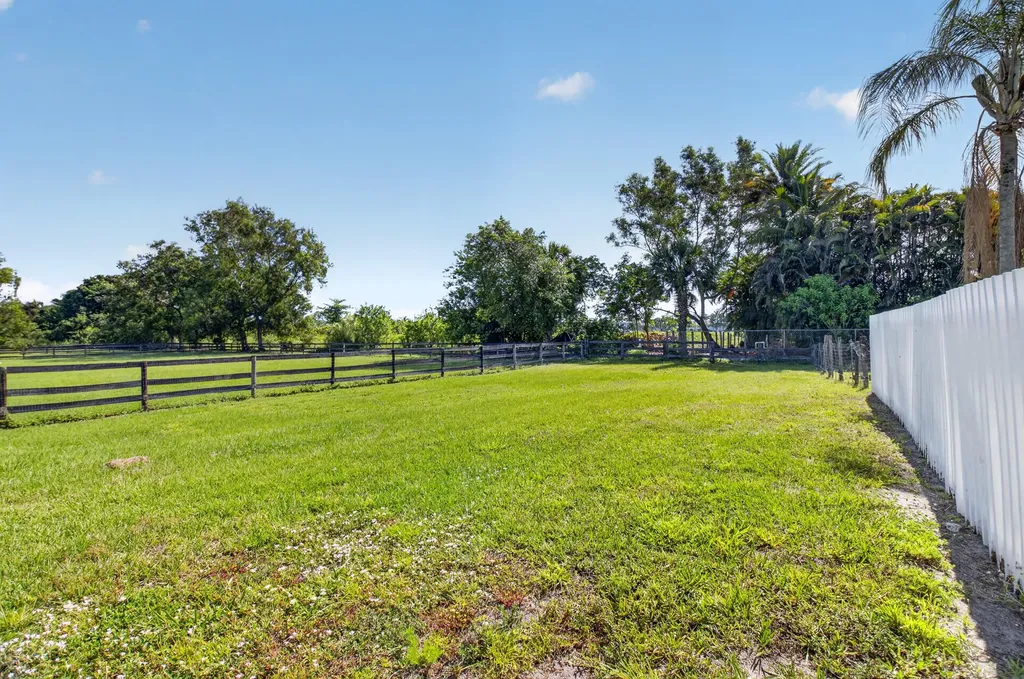 10157 La Reina Road Delray Beach FL 33446