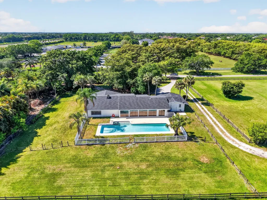 10157 La Reina Road Delray Beach FL 33446
