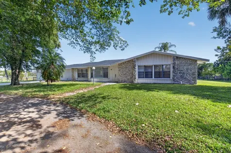 10157 La Reina Road Delray Beach FL 33446