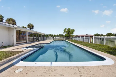 10157 La Reina Road Delray Beach FL 33446