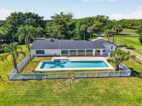 10157 La Reina Road Delray Beach FL 33446