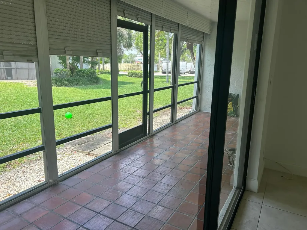 1290 S Military Trail Deerfield Beach FL 33442
