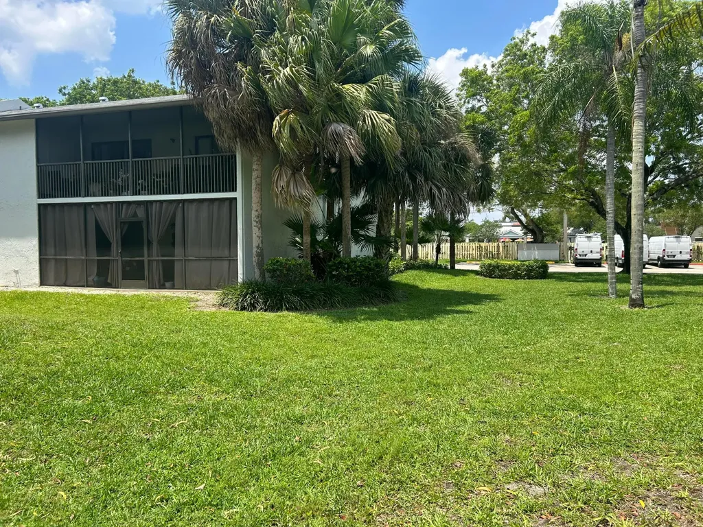 1290 S Military Trail Deerfield Beach FL 33442