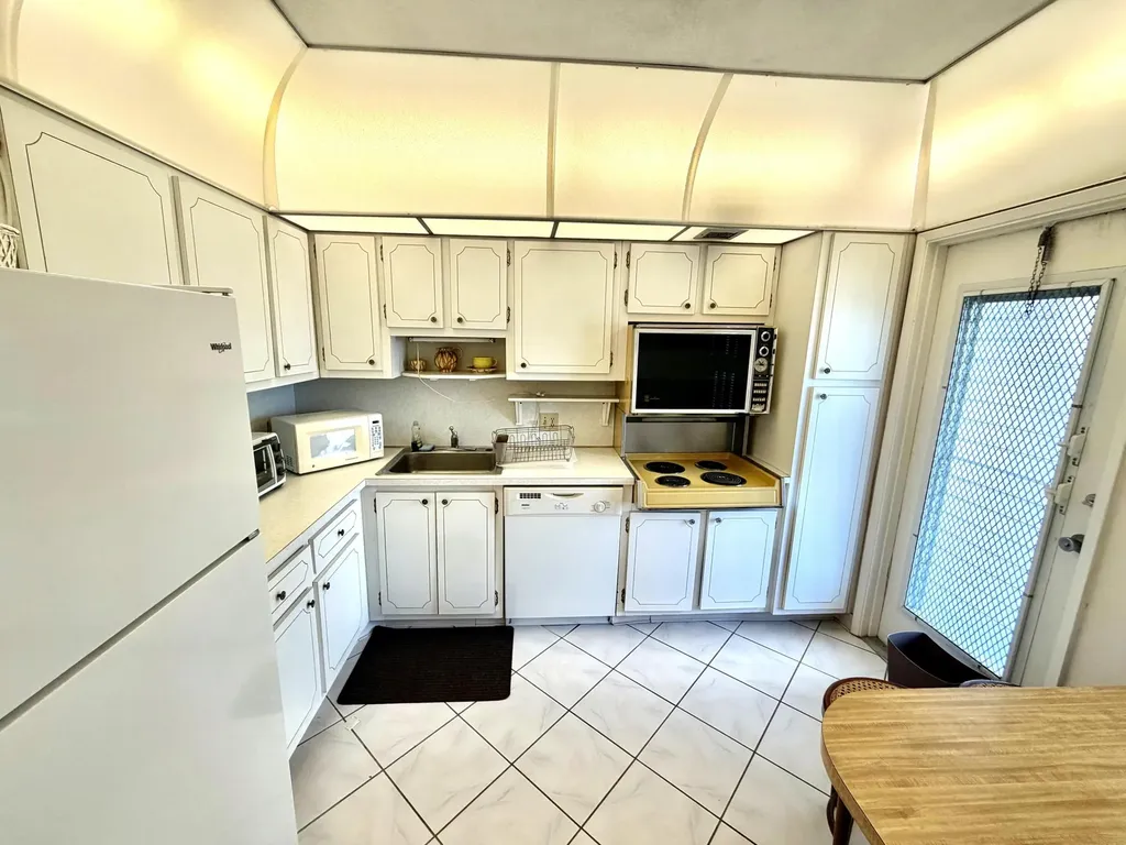 3150 N Palm Aire Drive Pompano Beach FL 33069