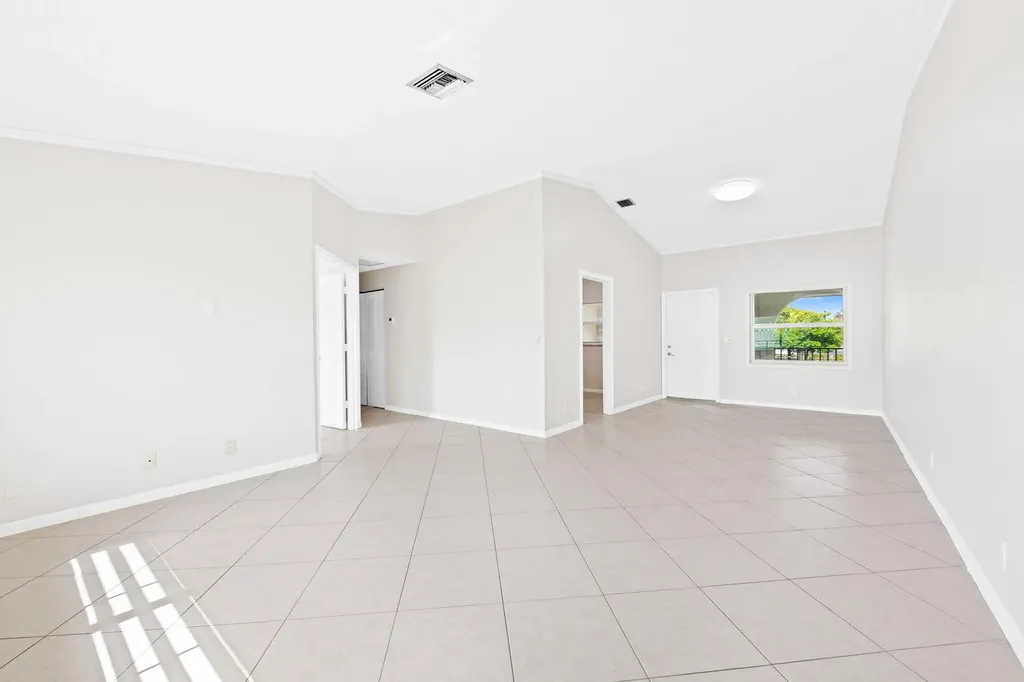 2981 NW 92nd Avenue Coral Springs FL 33065