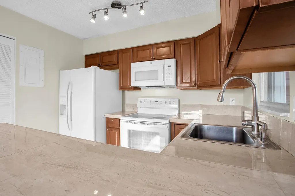 1100 SE 4th Avenue Deerfield Beach FL 33441