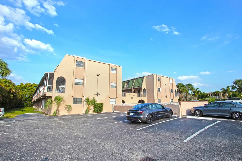 1100 SE 4th Avenue Deerfield Beach FL 33441