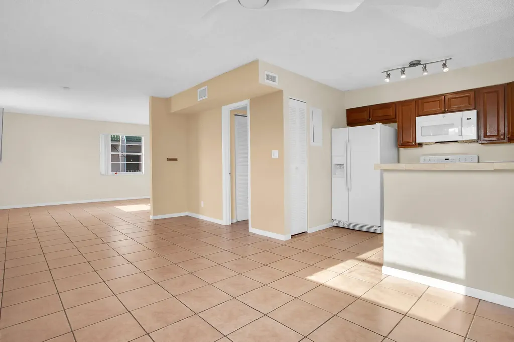1100 SE 4th Avenue Deerfield Beach FL 33441