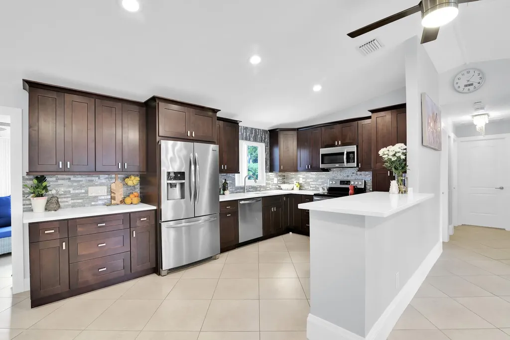 432 SW Natura Avenue Deerfield Beach FL 33441
