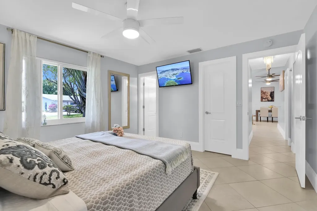 432 SW Natura Avenue Deerfield Beach FL 33441
