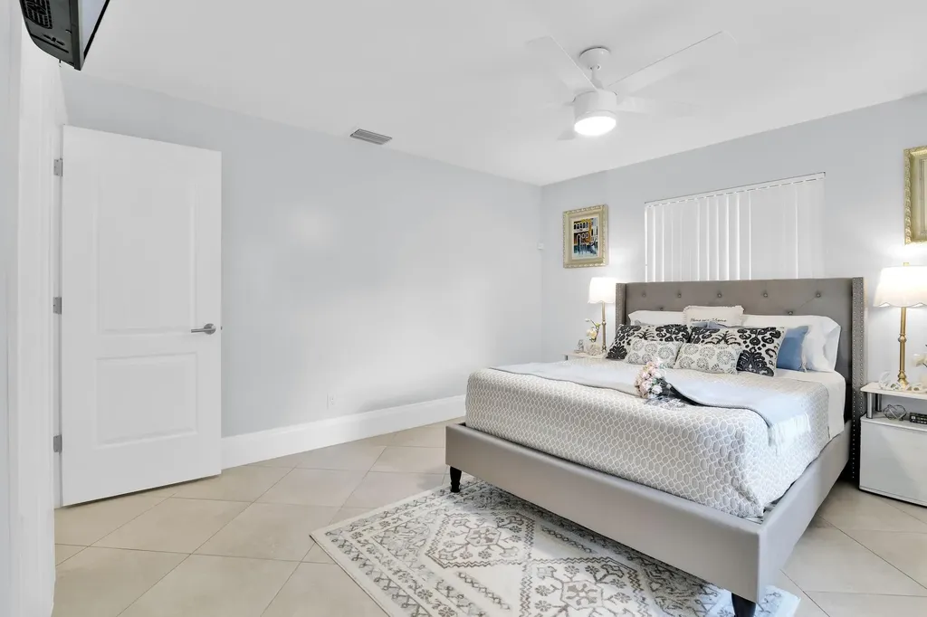 432 SW Natura Avenue Deerfield Beach FL 33441