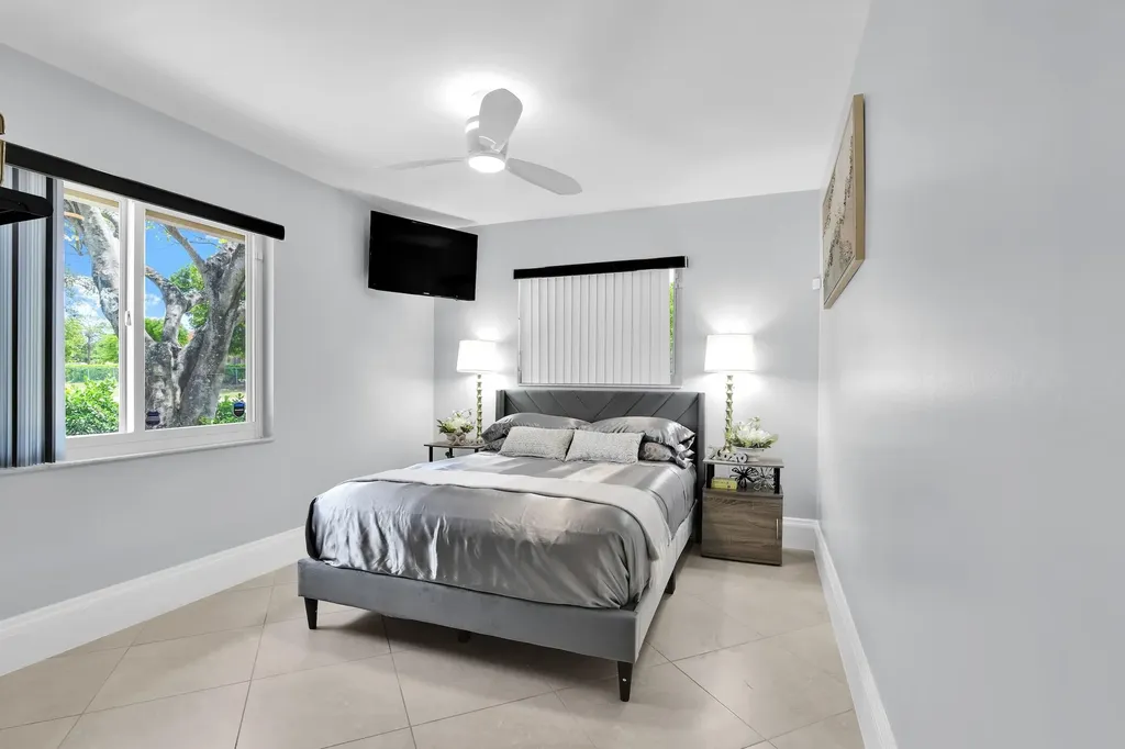 432 SW Natura Avenue Deerfield Beach FL 33441