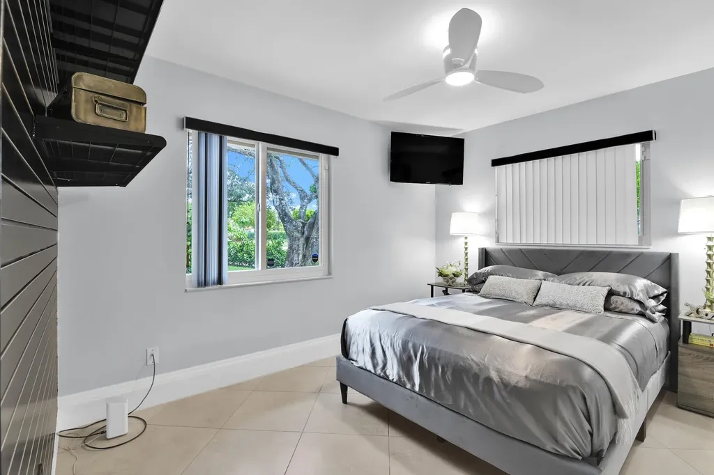 432 SW Natura Avenue Deerfield Beach FL 33441