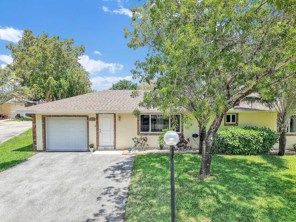 432 SW Natura Avenue Deerfield Beach FL 33441