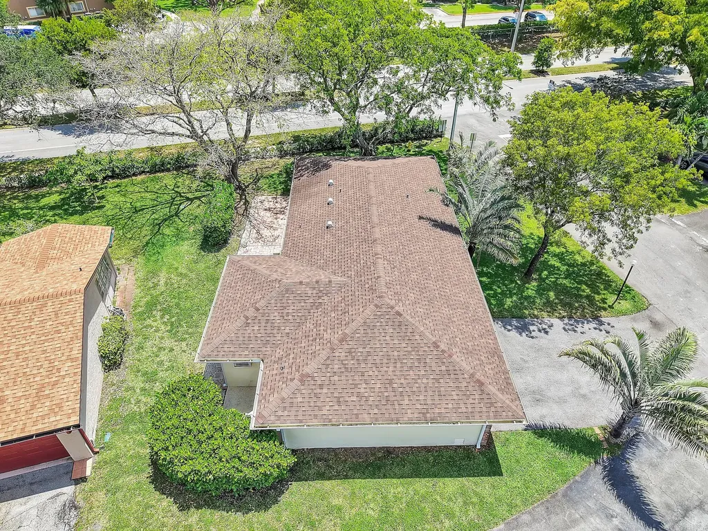 432 SW Natura Avenue Deerfield Beach FL 33441