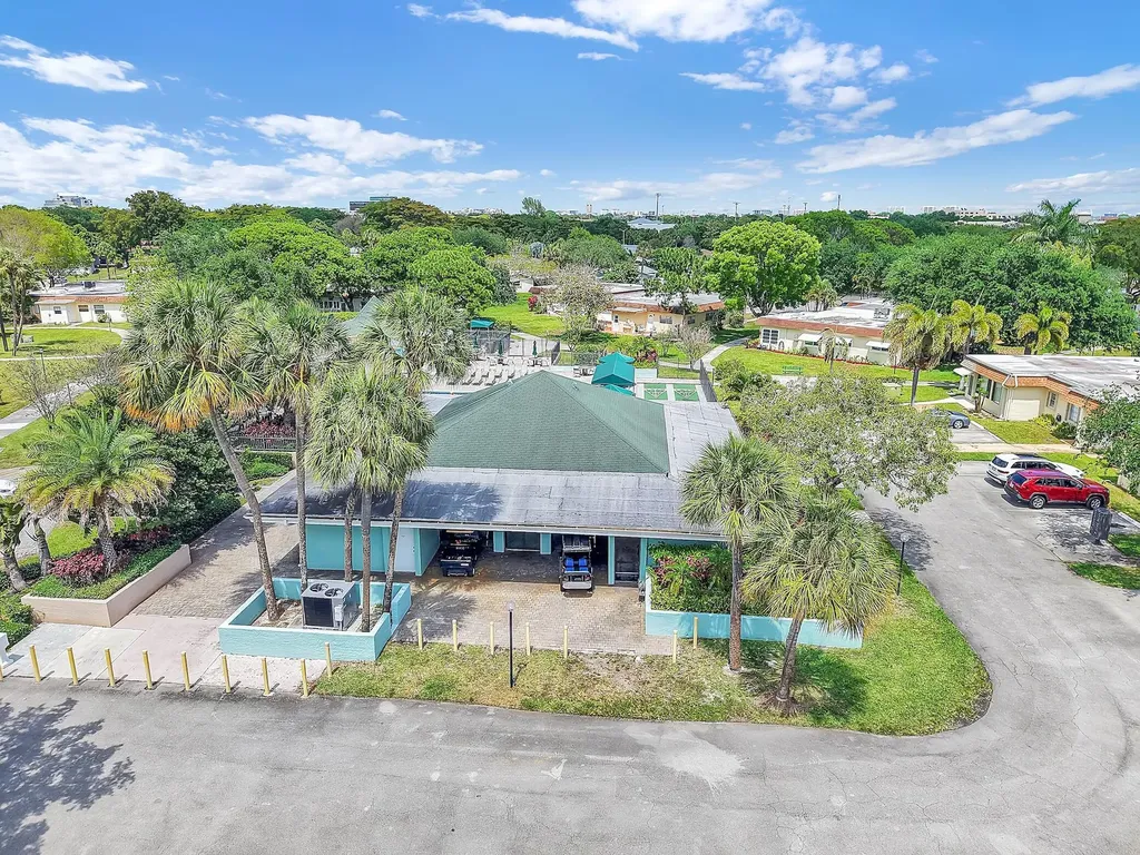 432 SW Natura Avenue Deerfield Beach FL 33441