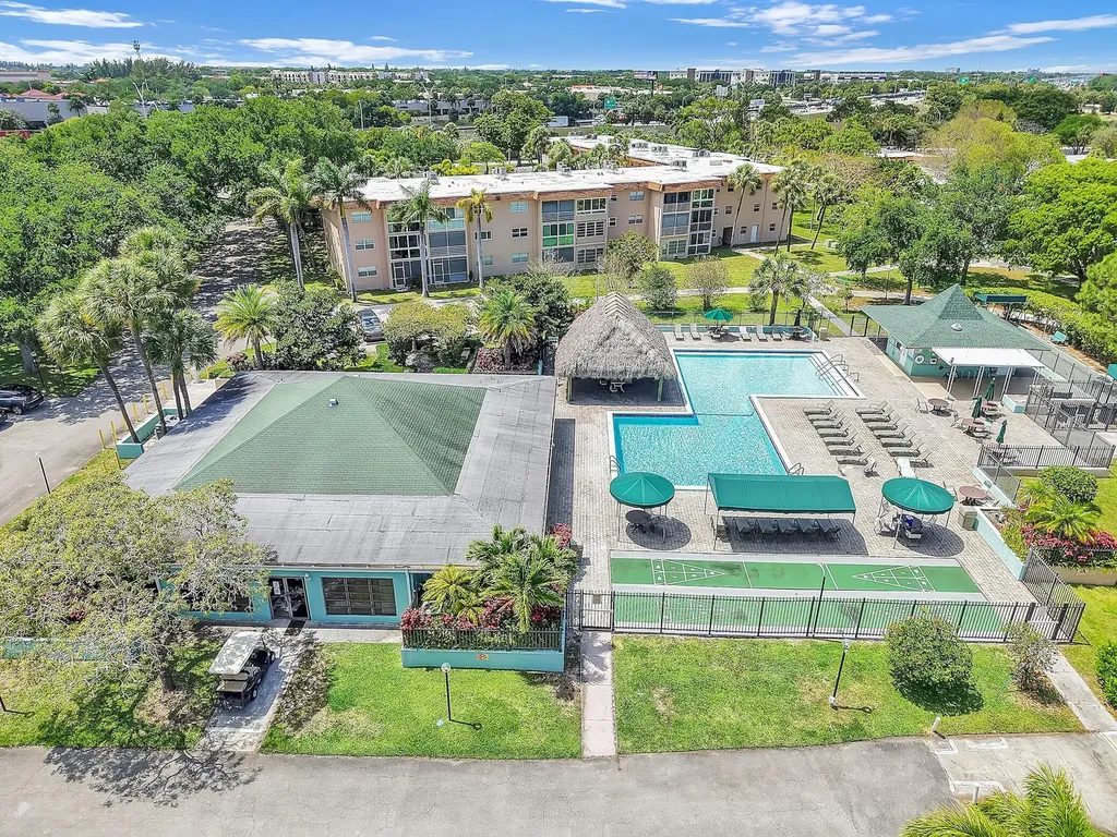 432 SW Natura Avenue Deerfield Beach FL 33441