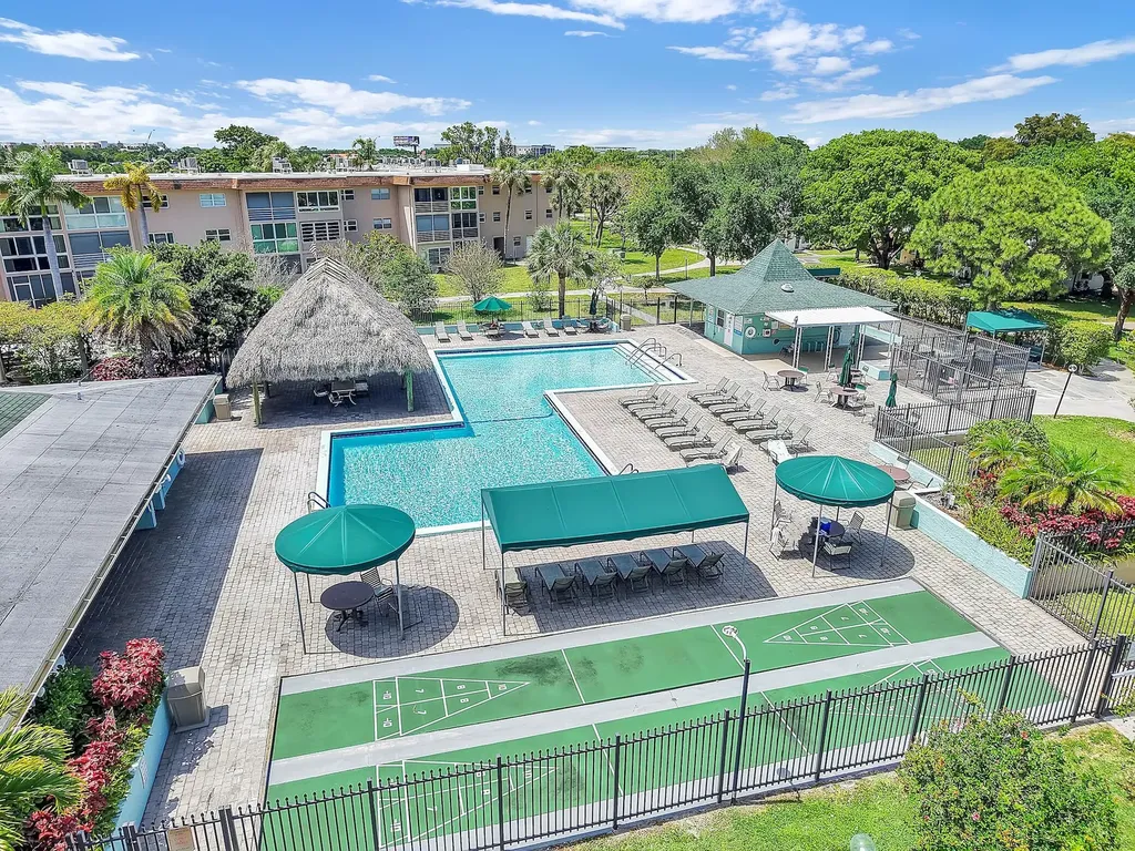 432 SW Natura Avenue Deerfield Beach FL 33441