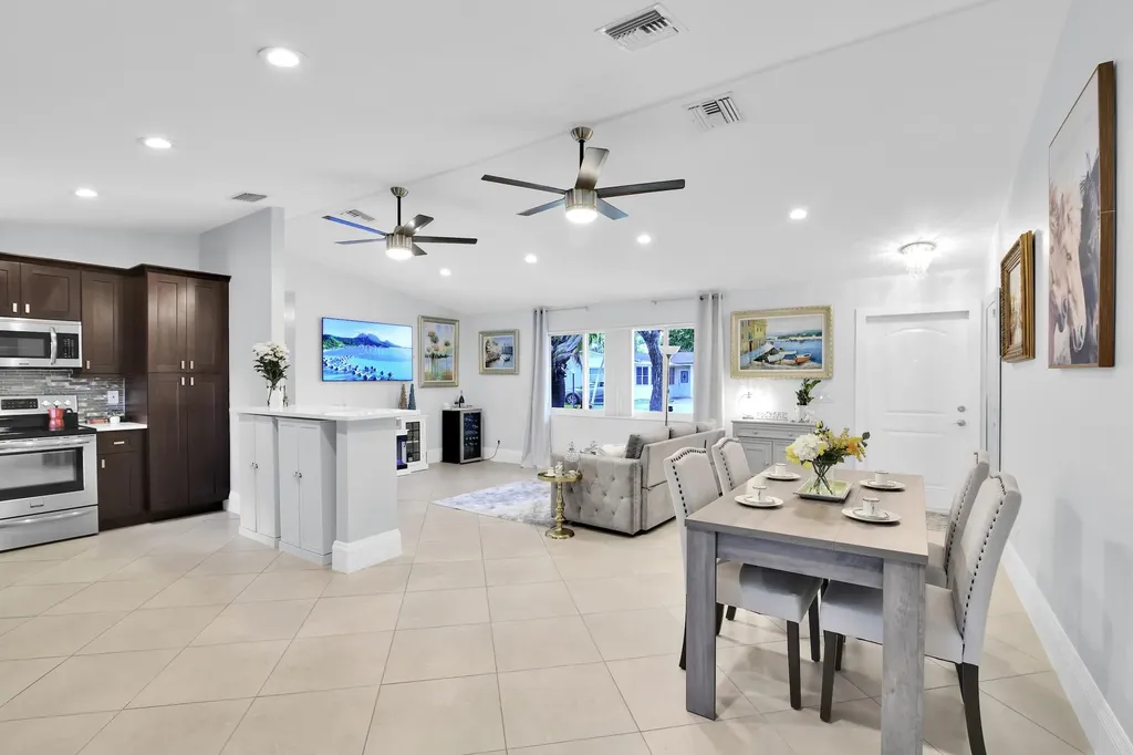 432 SW Natura Avenue Deerfield Beach FL 33441