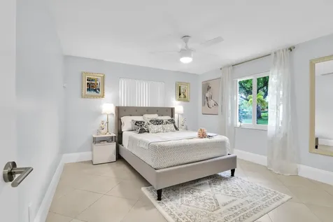 432 SW Natura Avenue Deerfield Beach FL 33441
