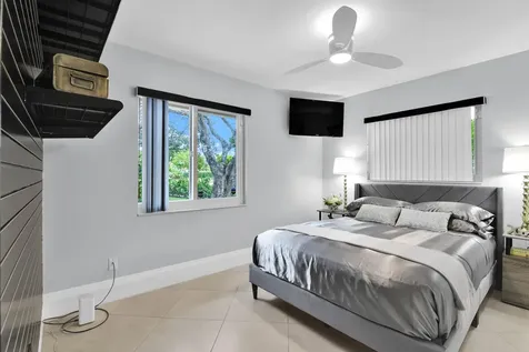 432 SW Natura Avenue Deerfield Beach FL 33441