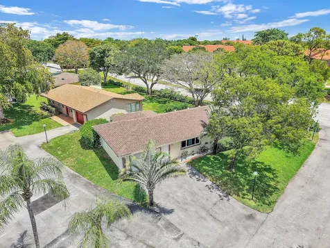 432 SW Natura Avenue Deerfield Beach FL 33441