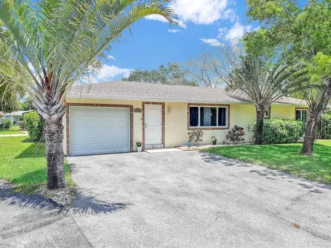 432 SW Natura Avenue Deerfield Beach FL 33441