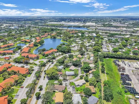 432 SW Natura Avenue Deerfield Beach FL 33441