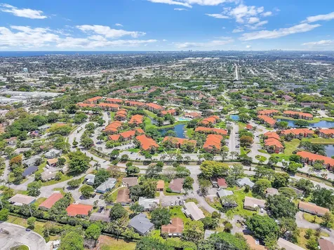 432 SW Natura Avenue Deerfield Beach FL 33441