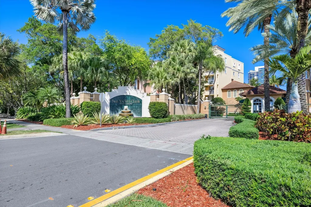19601 E Country Club Drive Aventura FL 33180
