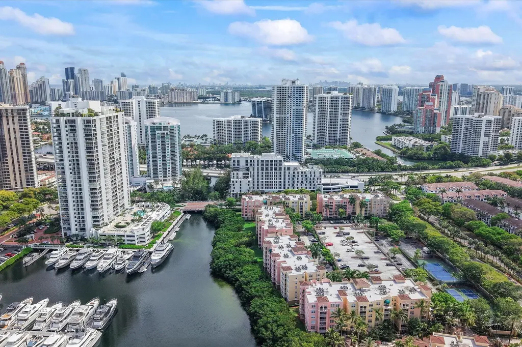 19601 E Country Club Drive Aventura FL 33180