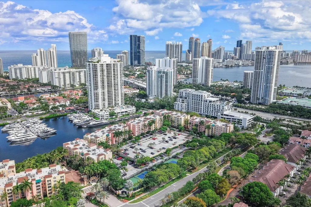 19601 E Country Club Drive Aventura FL 33180