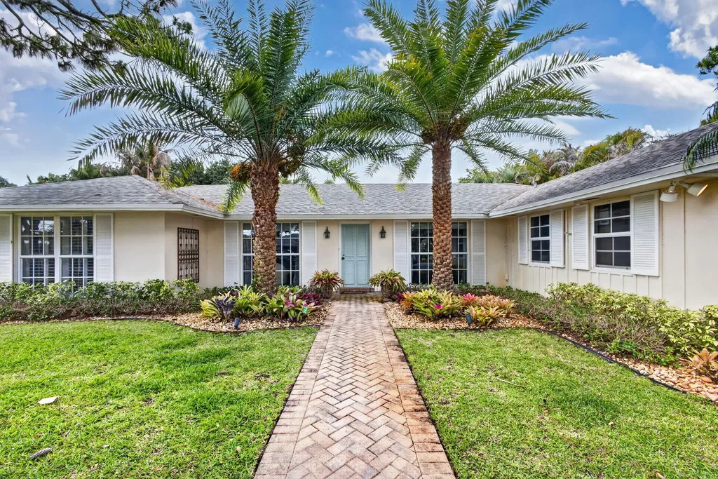 Tequesta FL, 291 Country Club Drive