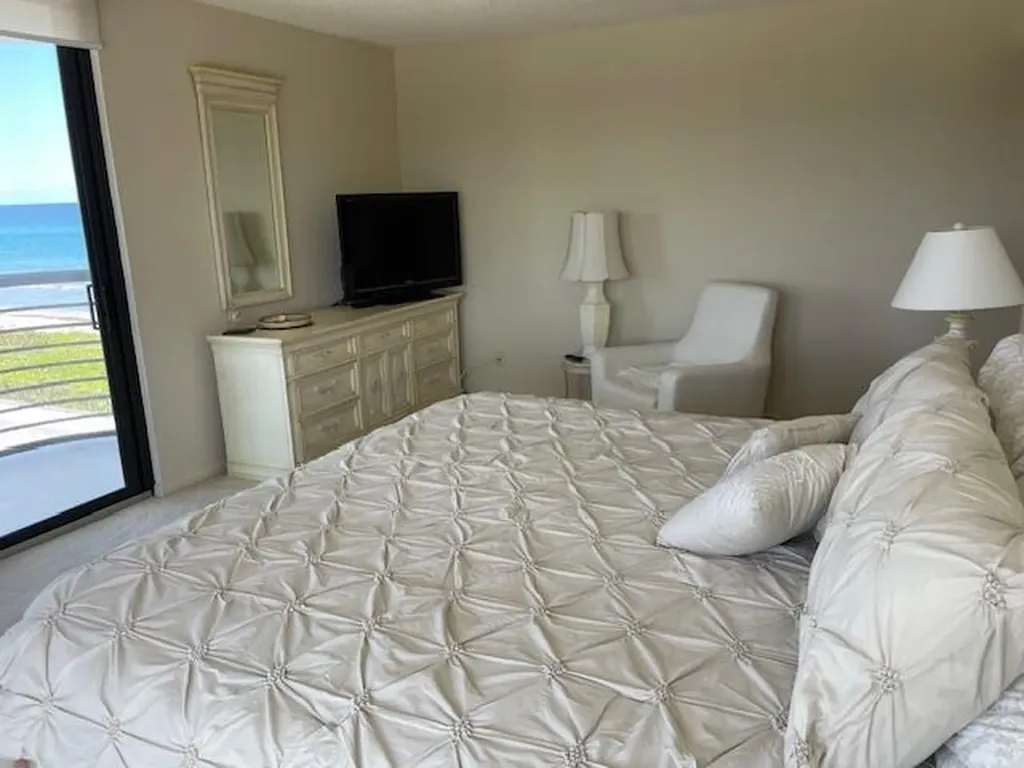 250 S Ocean Boulevard Boca Raton FL 33432