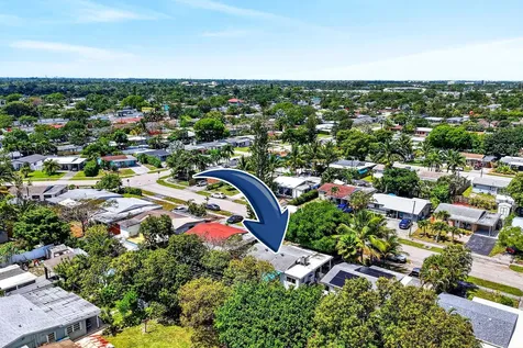 5216 NE 2nd Terrace Oakland Park FL 33334