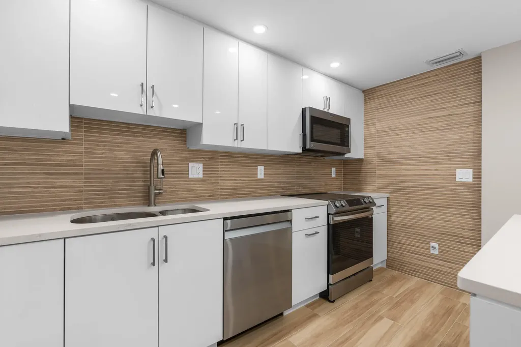 3200 NE 36th Street Fort Lauderdale FL 33308