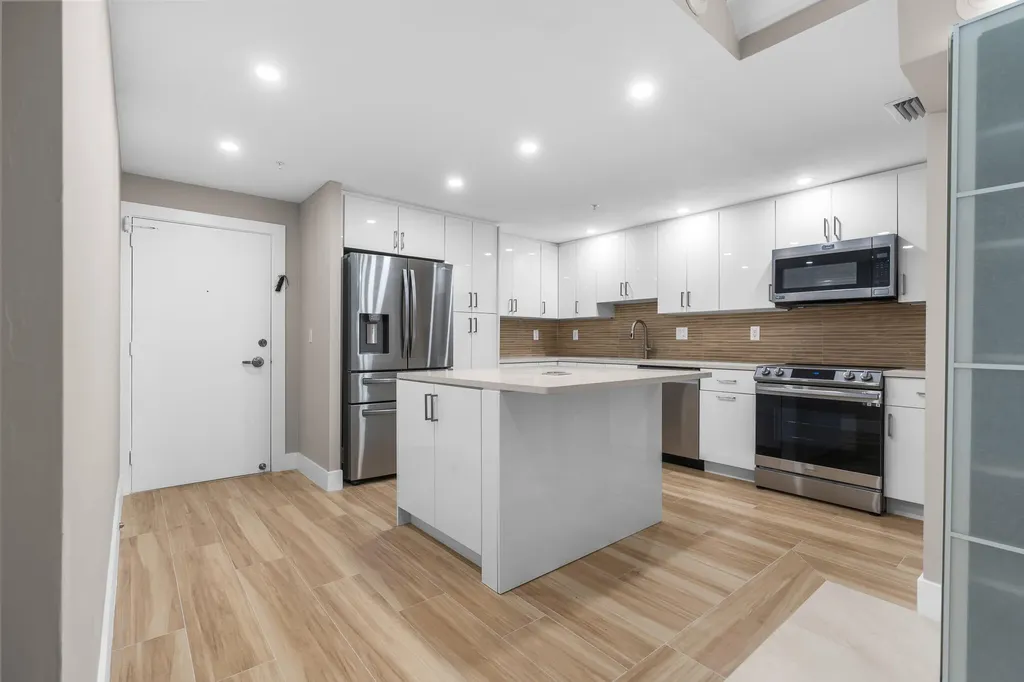 3200 NE 36th Street Fort Lauderdale FL 33308