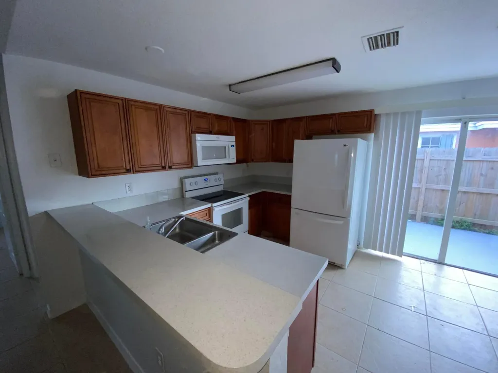 618 NE 1st Street Boynton Beach FL 33435