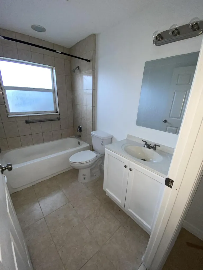618 NE 1st Street Boynton Beach FL 33435