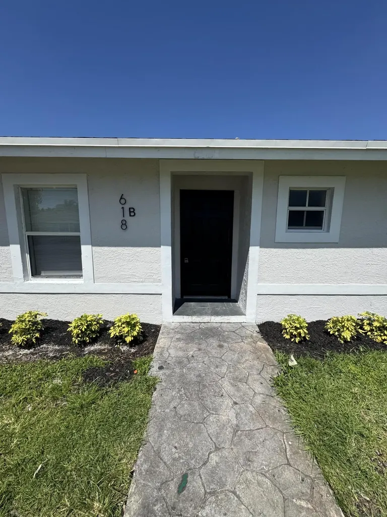 618 NE 1st Street Boynton Beach FL 33435