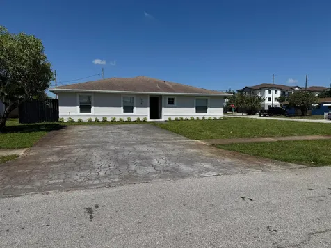 618 NE 1st Street Boynton Beach FL 33435