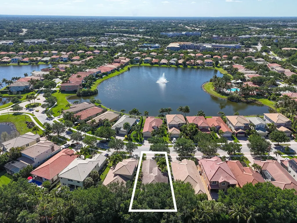 12077 Aviles Circle Palm Beach Gardens FL 33418
