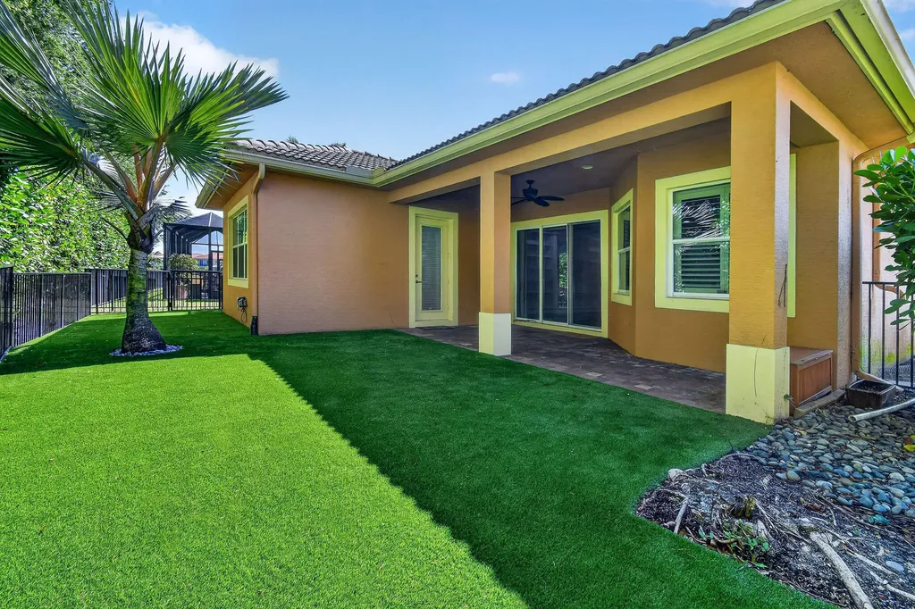 12077 Aviles Circle Palm Beach Gardens FL 33418
