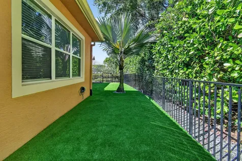 12077 Aviles Circle Palm Beach Gardens FL 33418