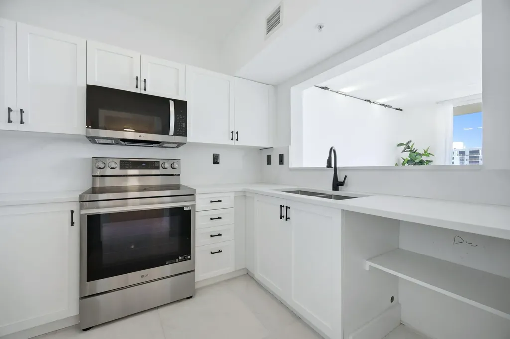 3020 NE 32nd Avenue Fort Lauderdale FL 33308